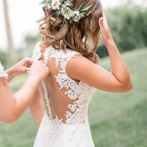 Justin Alexander 8942 Wedding Dress, Street Size 0